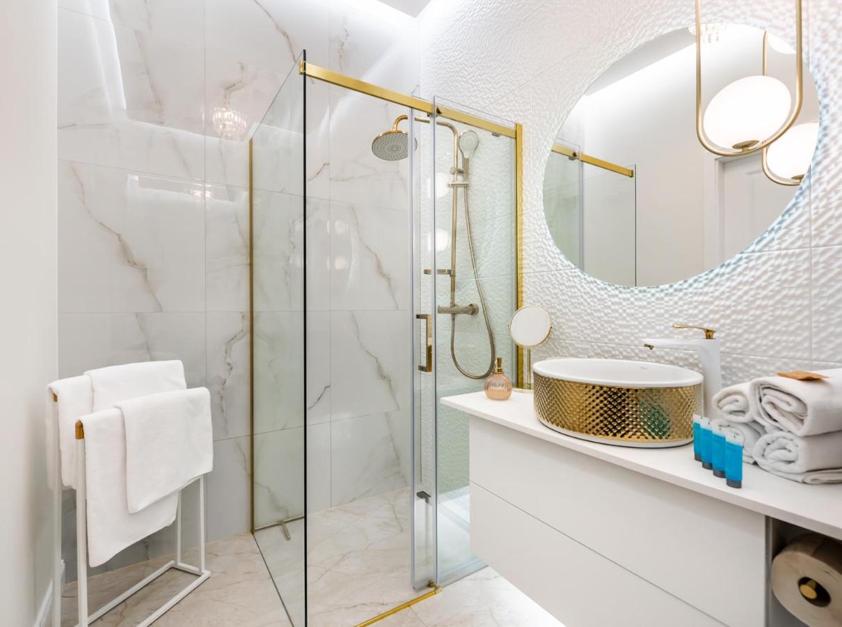 New Praga Ladies' & Gentlemen'S Apartments Warsaw Ngoại thất bức ảnh
