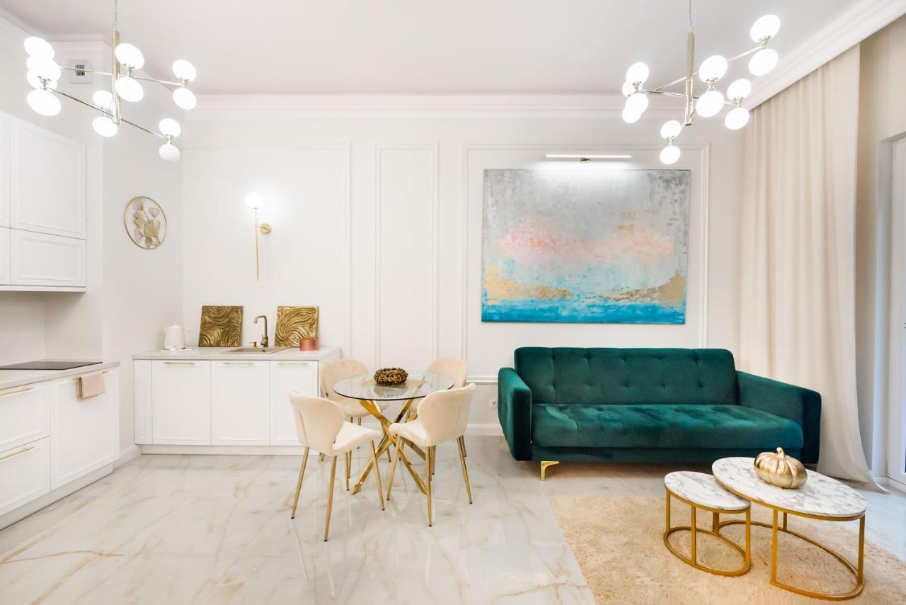 New Praga Ladies' & Gentlemen'S Apartments Warsaw Ngoại thất bức ảnh