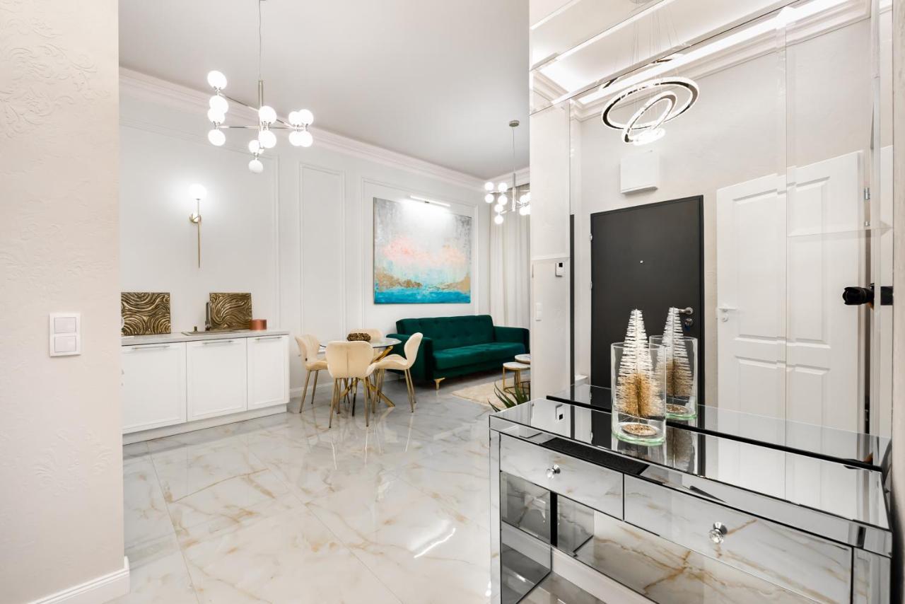 New Praga Ladies' & Gentlemen'S Apartments Warsaw Ngoại thất bức ảnh