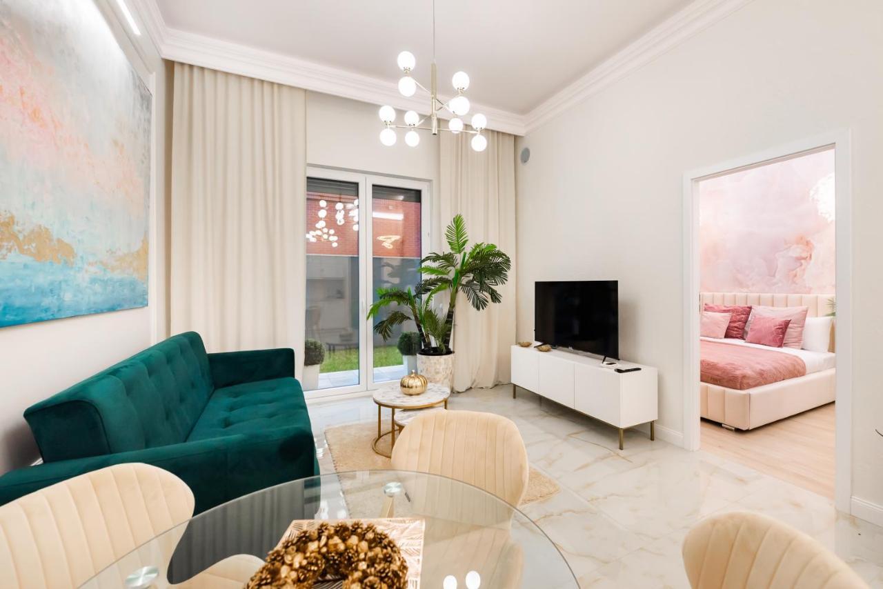 New Praga Ladies' & Gentlemen'S Apartments Warsaw Ngoại thất bức ảnh