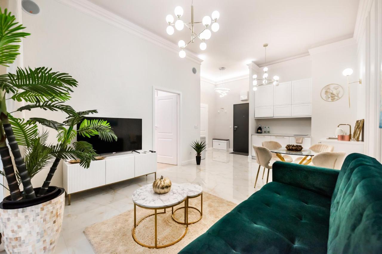 New Praga Ladies' & Gentlemen'S Apartments Warsaw Ngoại thất bức ảnh