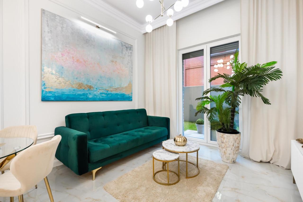 New Praga Ladies' & Gentlemen'S Apartments Warsaw Ngoại thất bức ảnh