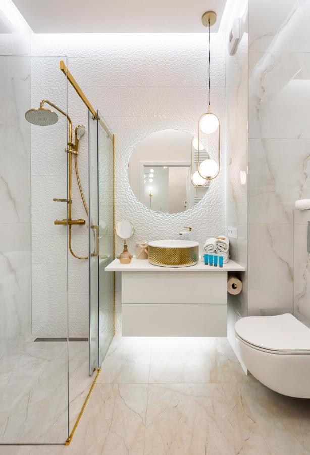 New Praga Ladies' & Gentlemen'S Apartments Warsaw Ngoại thất bức ảnh